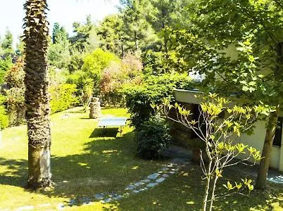 Villa Peekaboo Shared Pool